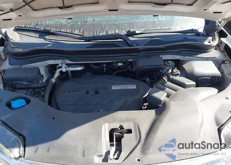 2016 Honda Pilot Touring z USA, uszkodzony, nr VIN 5FNYF5H92GB051447